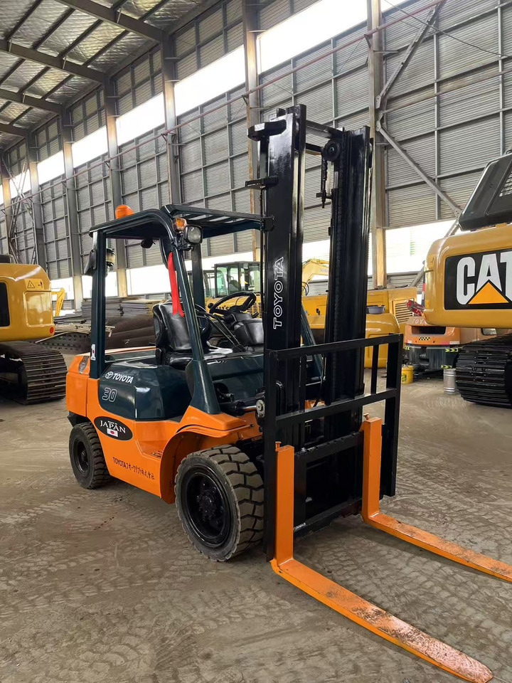 Toyota FD30 Forklift - Dieseltruck: bild 4 Toyota FD30 Forklift - Dieseltruck: bild 4