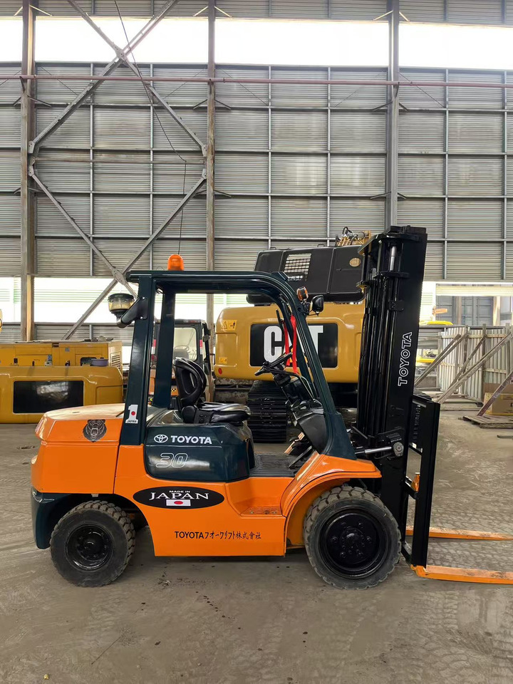 Toyota FD30 Forklift - Dieseltruck: bild 1 Toyota FD30 Forklift - Dieseltruck: bild 1