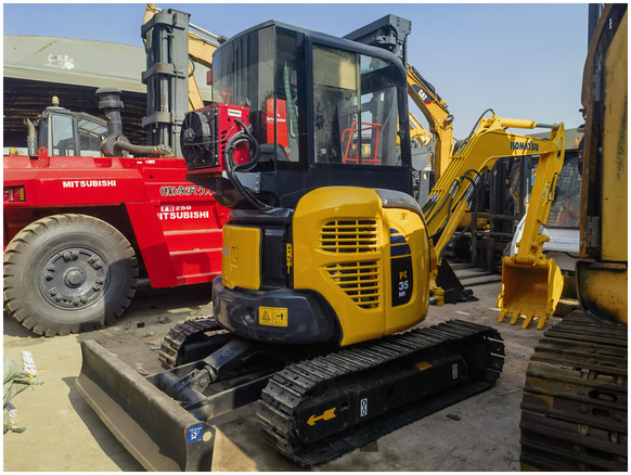 Used Komatsu PC70-8 mini digger original Japan Komatsu PC70 PC78 PC60 PC35mr PC40mr PC55mr small excavator on sale - Bandgrävare: bild 1 Used Komatsu PC70-8 mini digger original Japan Komatsu PC70 PC78 PC60 PC35mr PC40mr PC55mr small excavator on sale - Bandgrävare: bild 1