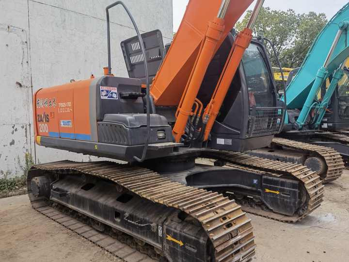Used excavator Hitachi 20 ton original Japan Hitachi ZX200-3 ZX200-5G EX200-5 ZX240 Excavator FOR SALE - Grävmaskin: bild 4 Used excavator Hitachi 20 ton original Japan Hitachi ZX200-3 ZX200-5G EX200-5 ZX240 Excavator FOR SALE - Grävmaskin: bild 4