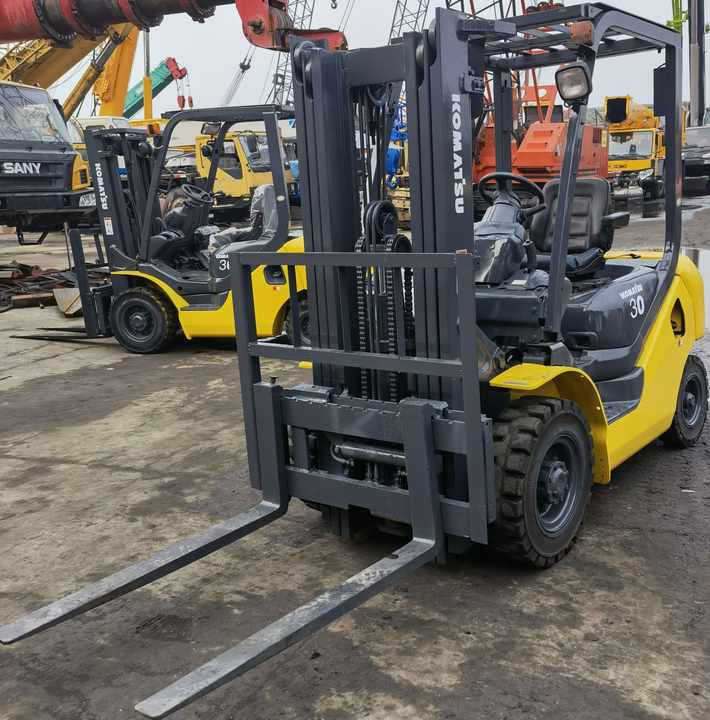 Second hand Komatsu Forklift FD30 with Low price and high performance for sale in shanghai - Dieseltruck: bild 3 Second hand Komatsu Forklift FD30 with Low price and high performance for sale in shanghai - Dieseltruck: bild 3