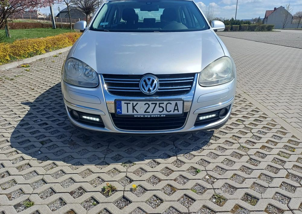 Volkswagen Jetta 2.0 TDI DPF Comfortline - Sedan: bild 2 Volkswagen Jetta 2.0 TDI DPF Comfortline - Sedan: bild 2