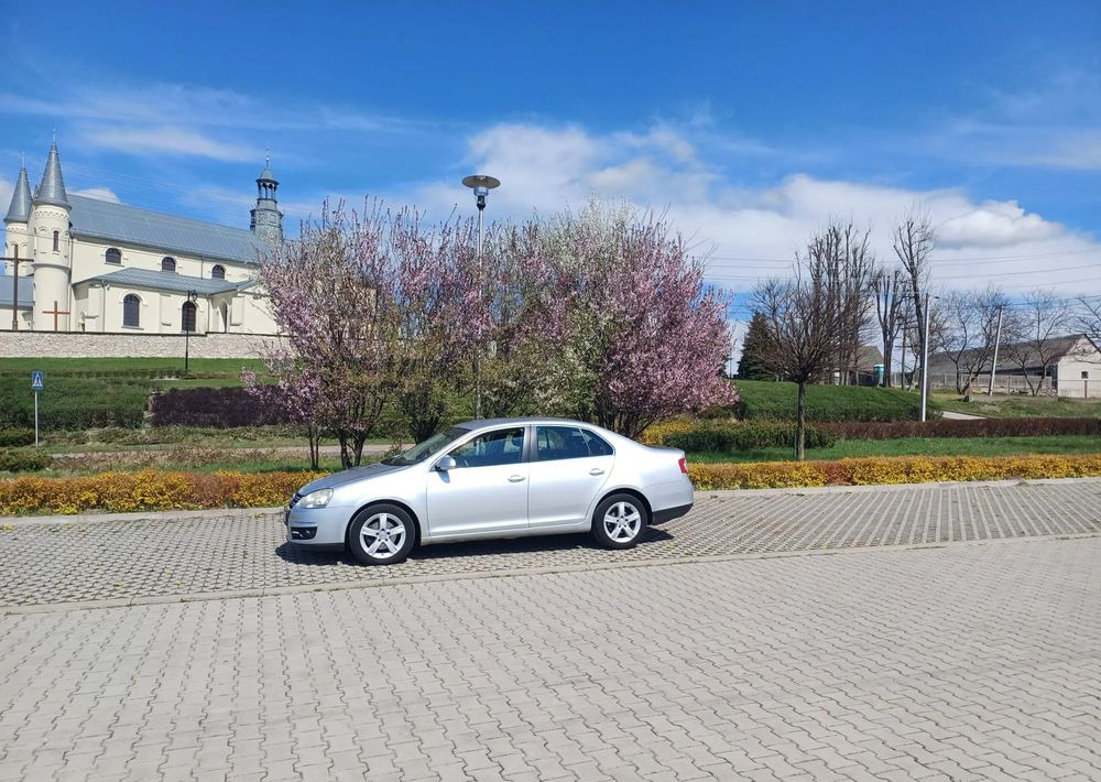 Volkswagen Jetta 2.0 TDI DPF Comfortline - Sedan: bild 1 Volkswagen Jetta 2.0 TDI DPF Comfortline - Sedan: bild 1