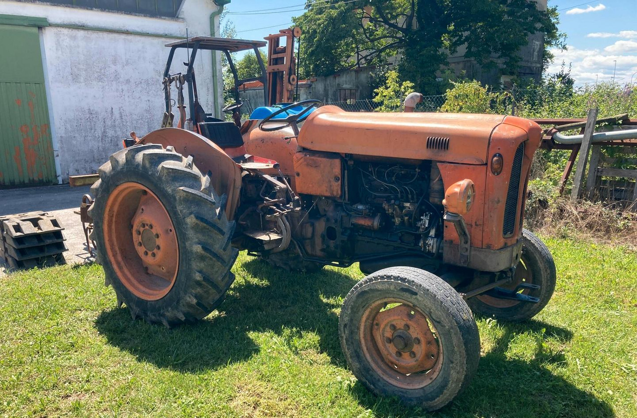 FIAT 411R - Traktor: bild 1 FIAT 411R - Traktor: bild 1