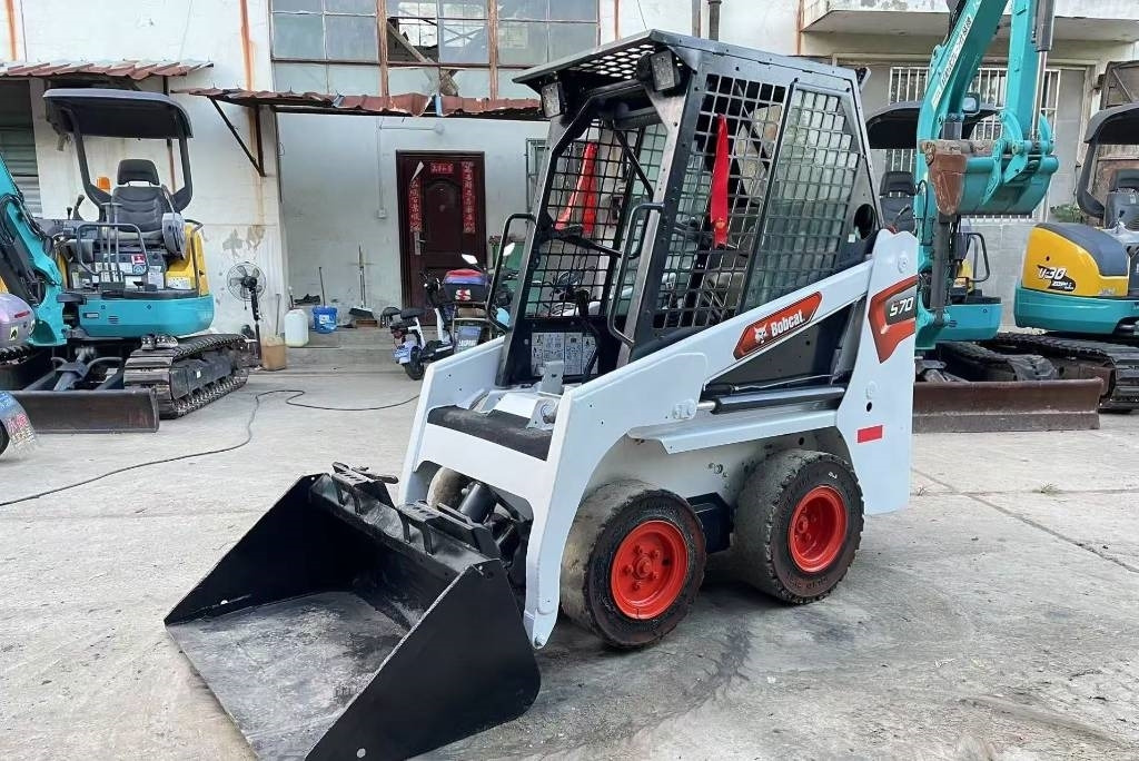 Bobcat S 70 - Kompaktlastare/ Slirstyrda lastare: bild 1 Bobcat S 70 - Kompaktlastare/ Slirstyrda lastare: bild 1