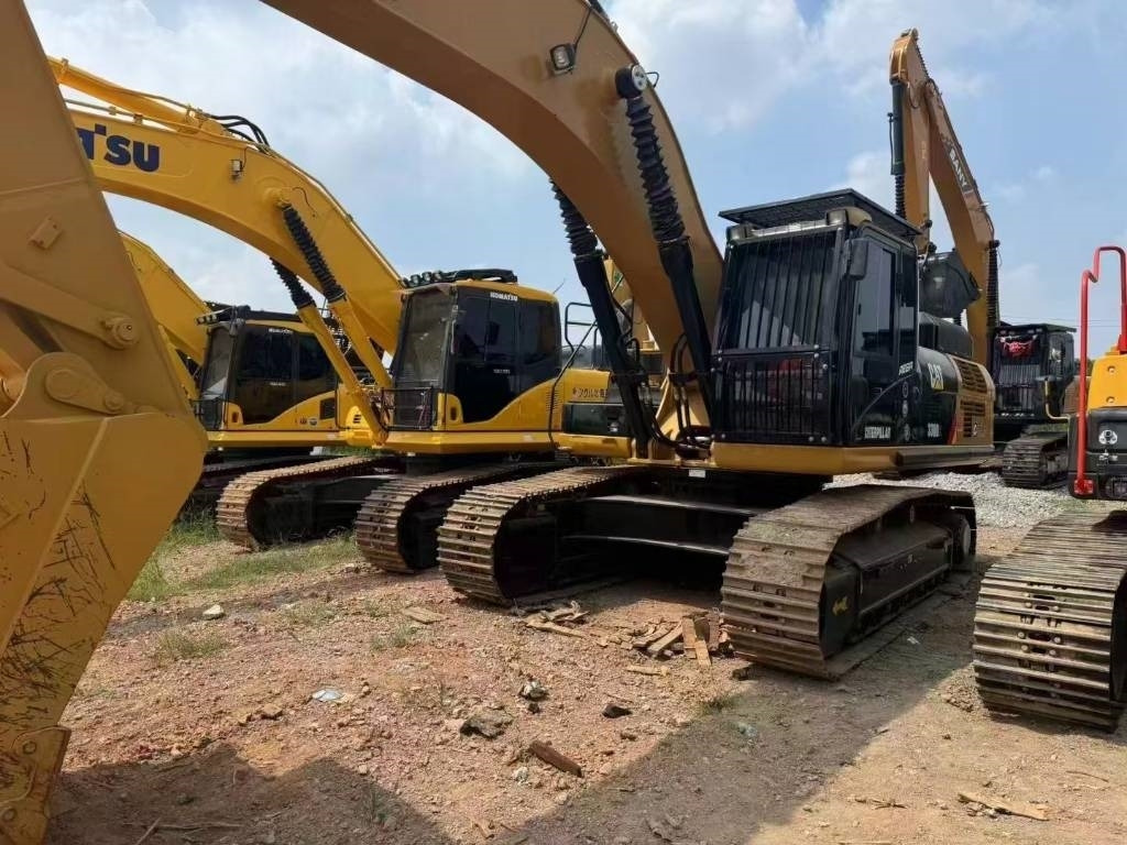 CAT 330 D L - Bandgrävare: bild 1 CAT 330 D L - Bandgrävare: bild 1