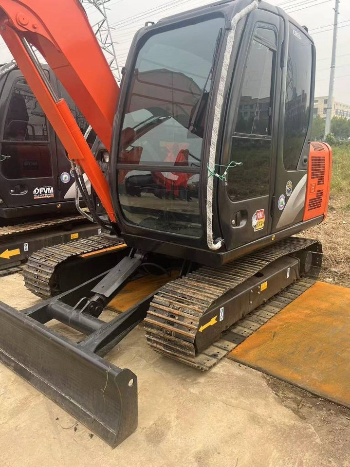 Hitachi zaxis60 - Bandgrävare: bild 1 Hitachi zaxis60 - Bandgrävare: bild 1