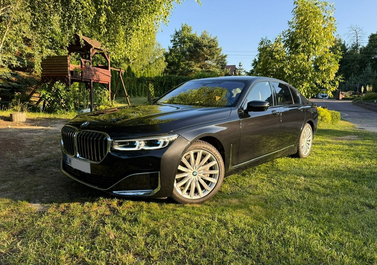 BMW SERIA 7 II (G11/G12) BMW SERIA 7 740d Xdrive 340KM Luxury+Exclusive Masaże Adaptiv Oś Lasery 2022 FV2 - Sedan: bild 1 BMW SERIA 7 II (G11/G12) BMW SERIA 7 740d Xdrive 340KM Luxury+Exclusive Masaże Adaptiv Oś Lasery 2022 FV2 - Sedan: bild 1