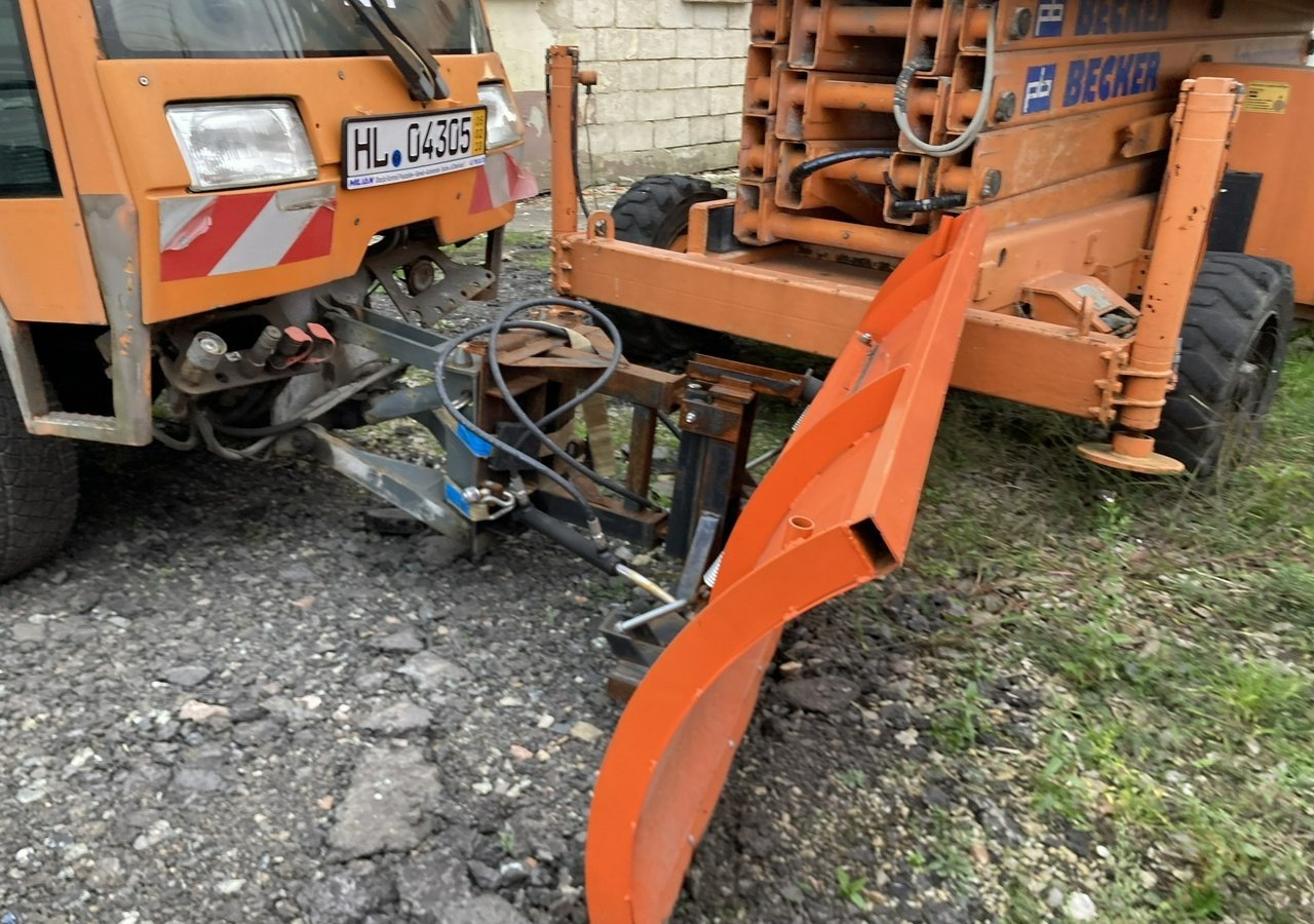 Inna Inny Hansa 4X4 pług posypywarka wywrotka - Plogbil: bild 3 Inna Inny Hansa 4X4 pług posypywarka wywrotka - Plogbil: bild 3
