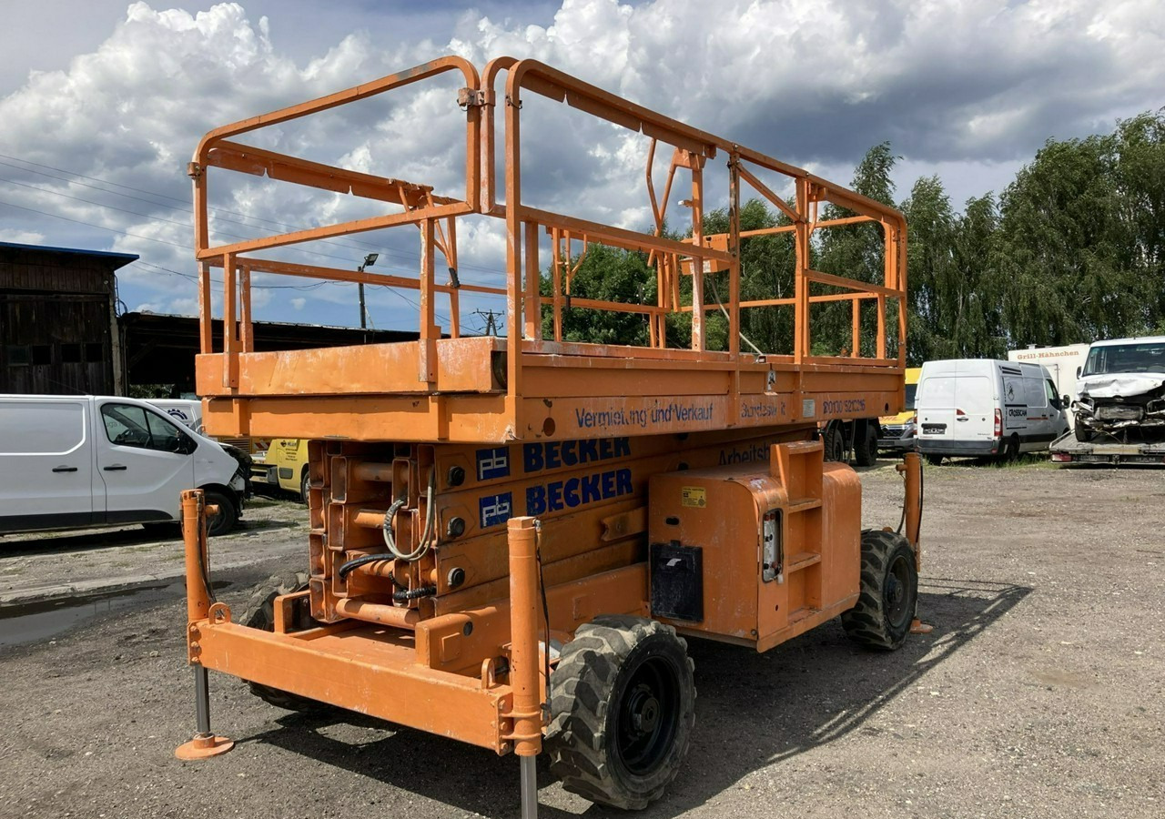 Inna Inny Podnośnik nożycowy Haulotte H15SDX 4x4 podpory 6905 mg 15 metrów - Saxlift: bild 2 Inna Inny Podnośnik nożycowy Haulotte H15SDX 4x4 podpory 6905 mg 15 metrów - Saxlift: bild 2