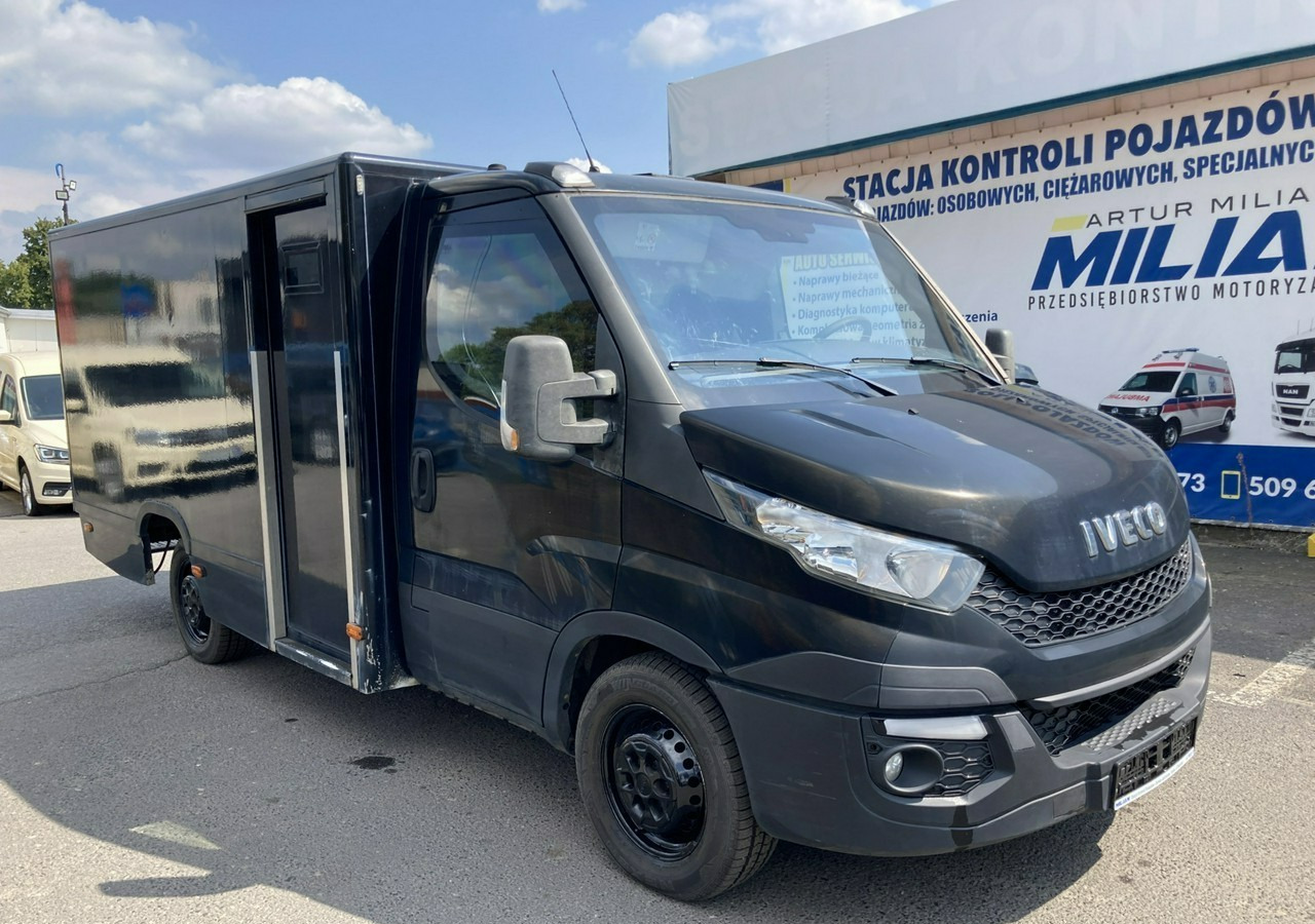Iveco Daily Iveco 35-130 Bankowóz Kuloodporny Opanceżony pancerny 2015 - Pansarbil: bild 1 Iveco Daily Iveco 35-130 Bankowóz Kuloodporny Opanceżony pancerny 2015 - Pansarbil: bild 1