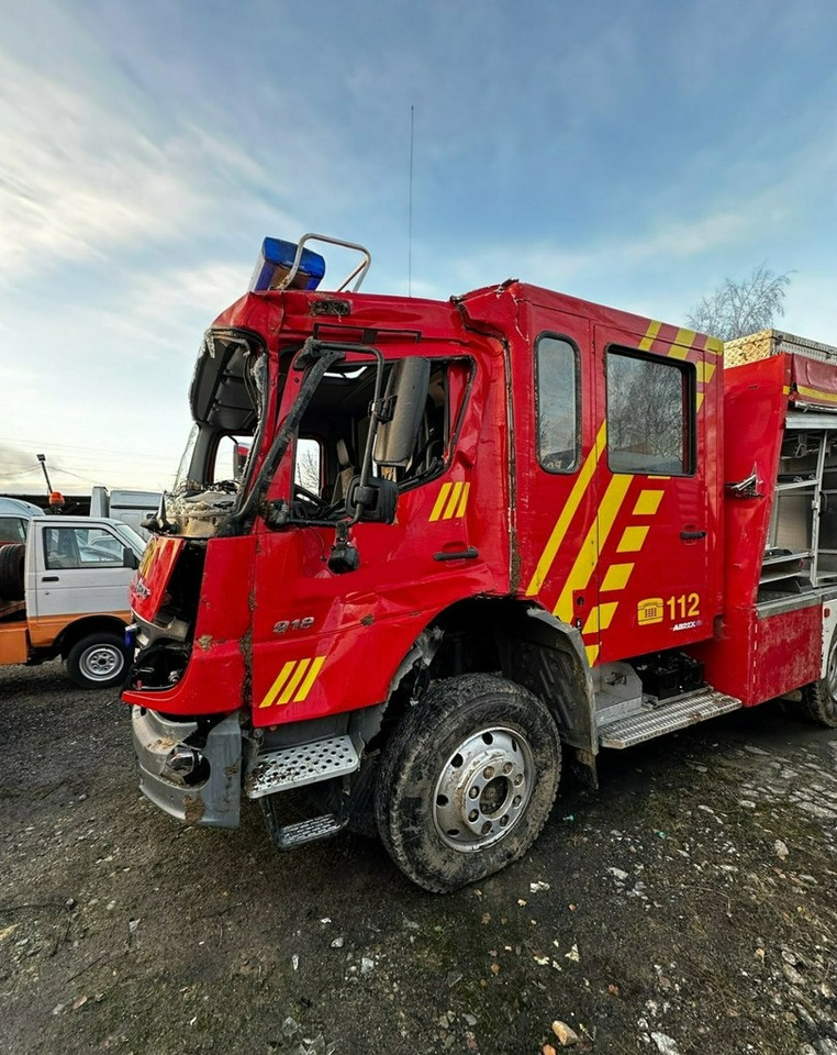 Mercedes-Benz Atego 918 Straż Pożarna 4X4 Wóz strażacki 2006 Atego 918 Straż Pożarna 4X4 Wóz strażacki 2006 - Släck/ Räddningsvagn: bild 4 Mercedes-Benz Atego 918 Straż Pożarna 4X4 Wóz strażacki 2006 Atego 918 Straż Pożarna 4X4 Wóz strażacki 2006 - Släck/ Räddningsvagn: bild 4