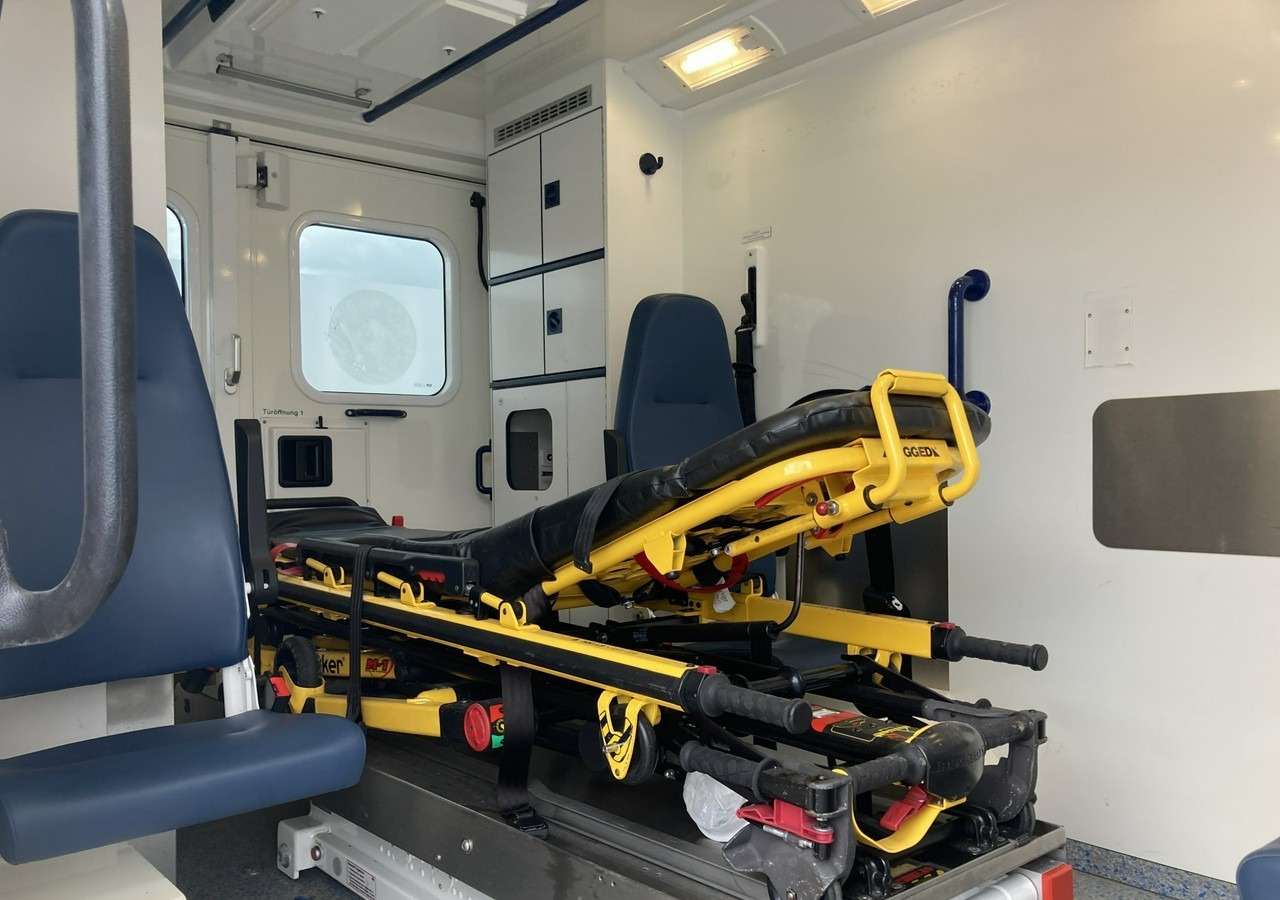 Ambulans Mercedes-Benz Sprinter Sprinter 519 Karetka 4X4 Ambulans MODEL 2017: bild 6