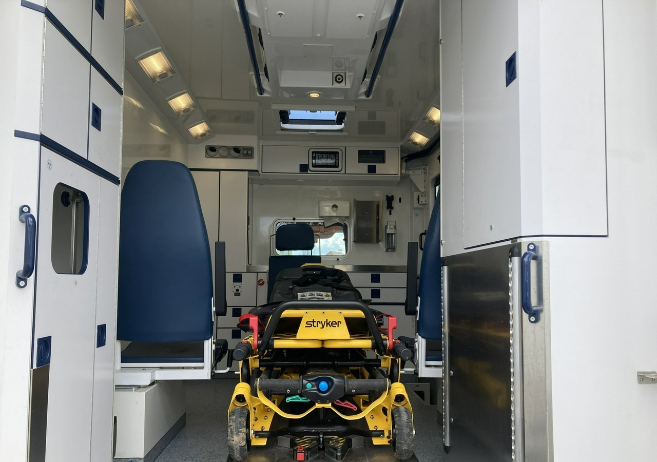 Ambulans Mercedes-Benz Sprinter Sprinter 519 Karetka 4X4 Ambulans MODEL 2017: bild 12