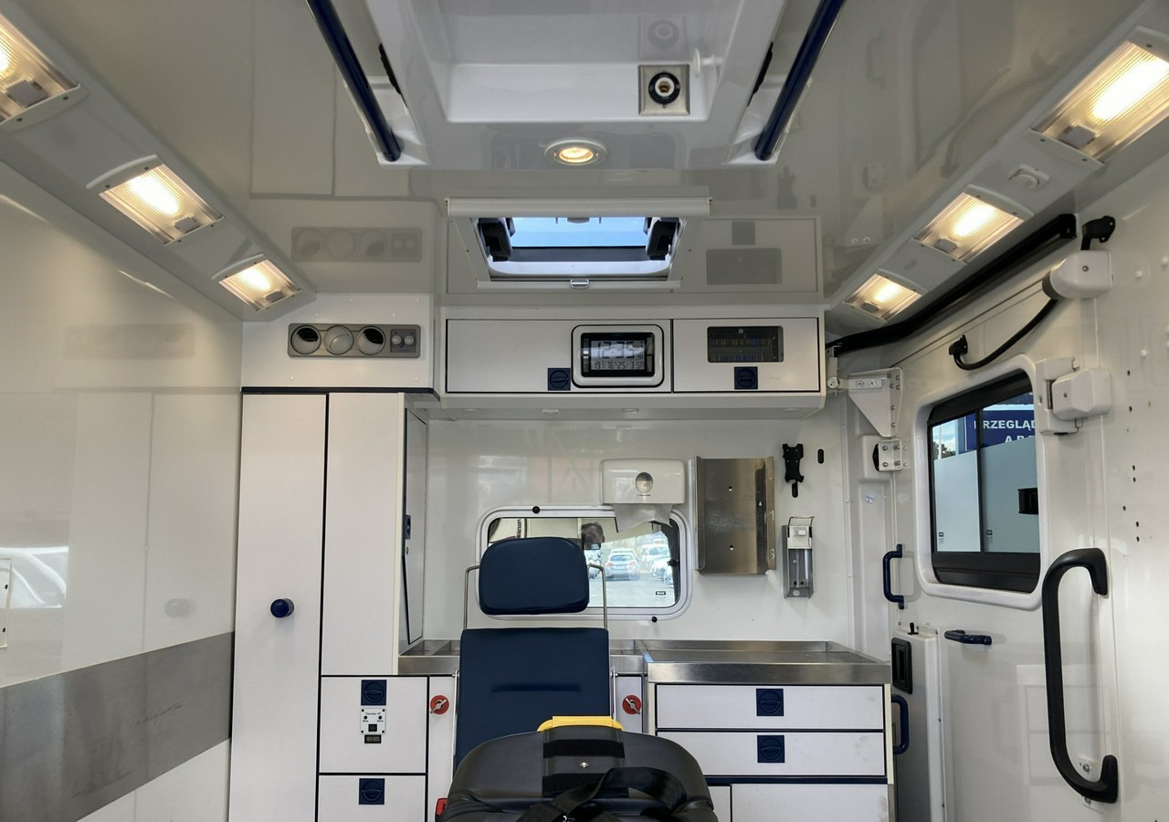 Ambulans Mercedes-Benz Sprinter Sprinter 519 Karetka 4X4 Ambulans MODEL 2017: bild 15
