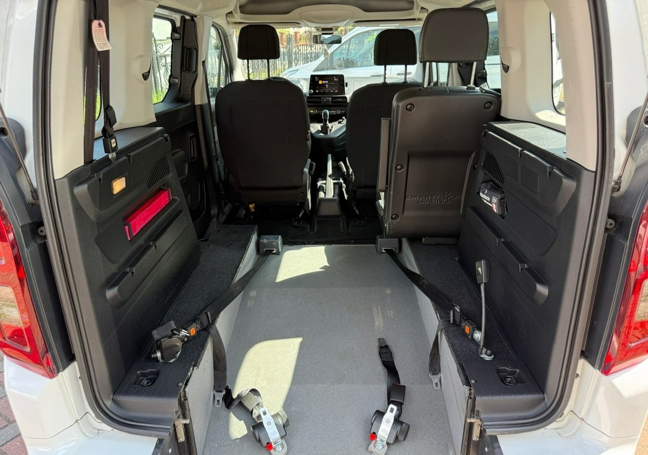 Opel Combo IV Combo Life Combo do przewozu Niepełnosprawnych inwalida rampa Model 2021 - Personbil: bild 4 Opel Combo IV Combo Life Combo do przewozu Niepełnosprawnych inwalida rampa Model 2021 - Personbil: bild 4