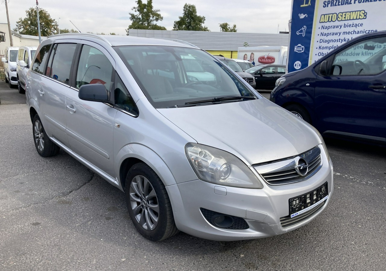 Opel Zafira B Opel Zafira do przewozu Niepełnosprawnych inwalida rampa - Personbil: bild 4 Opel Zafira B Opel Zafira do przewozu Niepełnosprawnych inwalida rampa - Personbil: bild 4