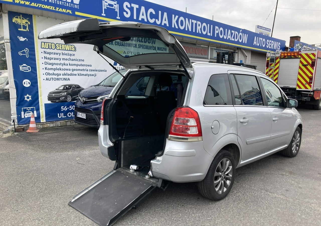 Opel Zafira B Opel Zafira do przewozu Niepełnosprawnych inwalida rampa - Personbil: bild 3 Opel Zafira B Opel Zafira do przewozu Niepełnosprawnych inwalida rampa - Personbil: bild 3