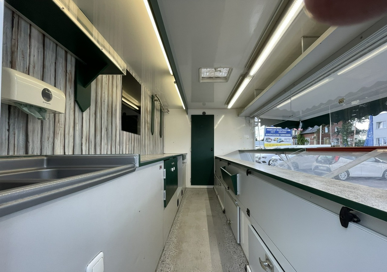 Renault Master Autosklep Gastronomiczny Food Truck Foodtruck sklep W-zasil 2015 - Matbil: bild 2 Renault Master Autosklep Gastronomiczny Food Truck Foodtruck sklep W-zasil 2015 - Matbil: bild 2