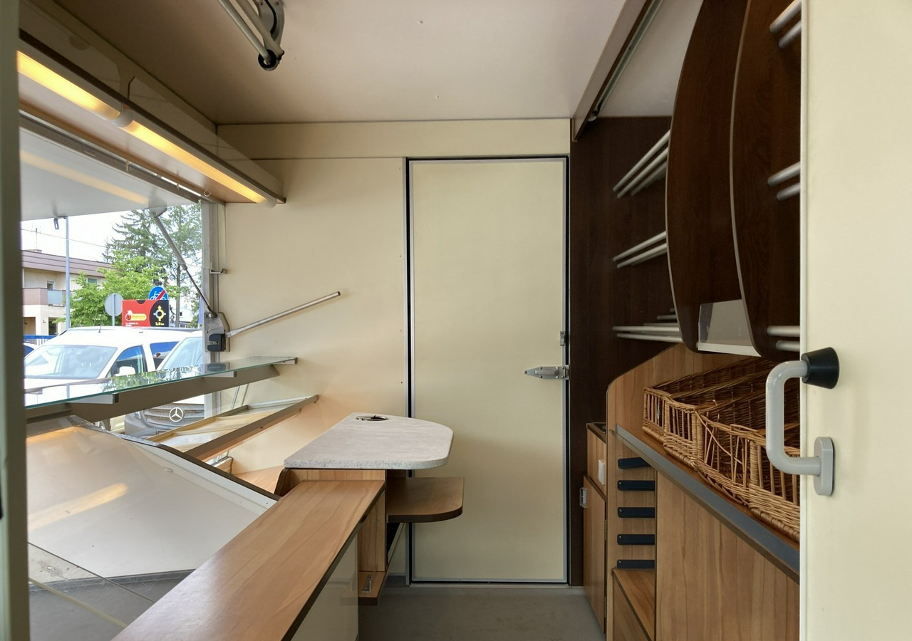 Renault Master Autosklep sklep bar Gastronomiczny Food Truck Foodtruck Borco 2012 - Matbil: bild 5 Renault Master Autosklep sklep bar Gastronomiczny Food Truck Foodtruck Borco 2012 - Matbil: bild 5