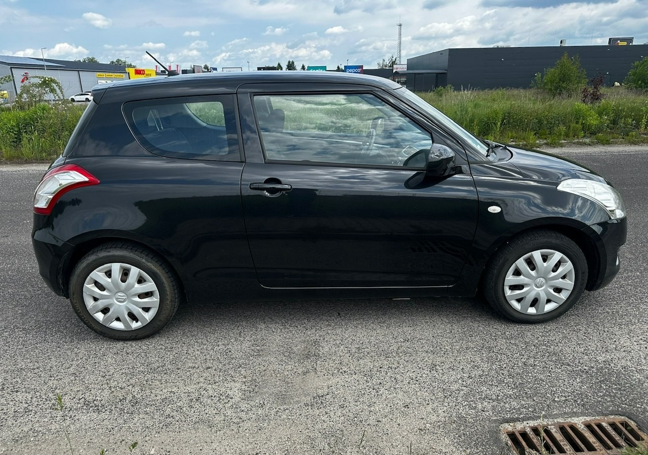 Suzuki Swift V Suzuki Swift 1.2-94KM Klima Model 2012 - Hatchback/ Halvkombi: bild 5 Suzuki Swift V Suzuki Swift 1.2-94KM Klima Model 2012 - Hatchback/ Halvkombi: bild 5