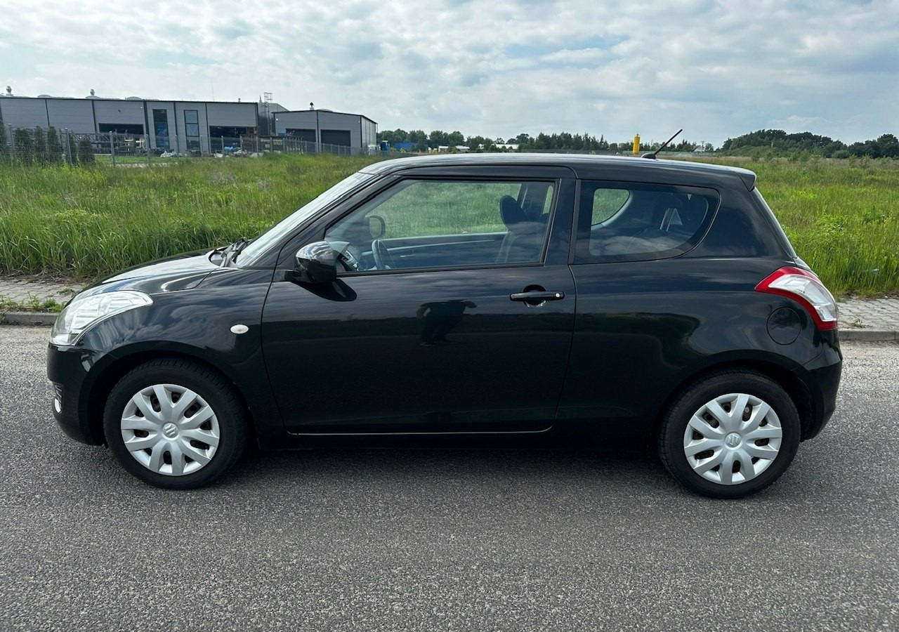 Suzuki Swift V Suzuki Swift 1.2-94KM Klima Model 2012 - Hatchback/ Halvkombi: bild 2 Suzuki Swift V Suzuki Swift 1.2-94KM Klima Model 2012 - Hatchback/ Halvkombi: bild 2