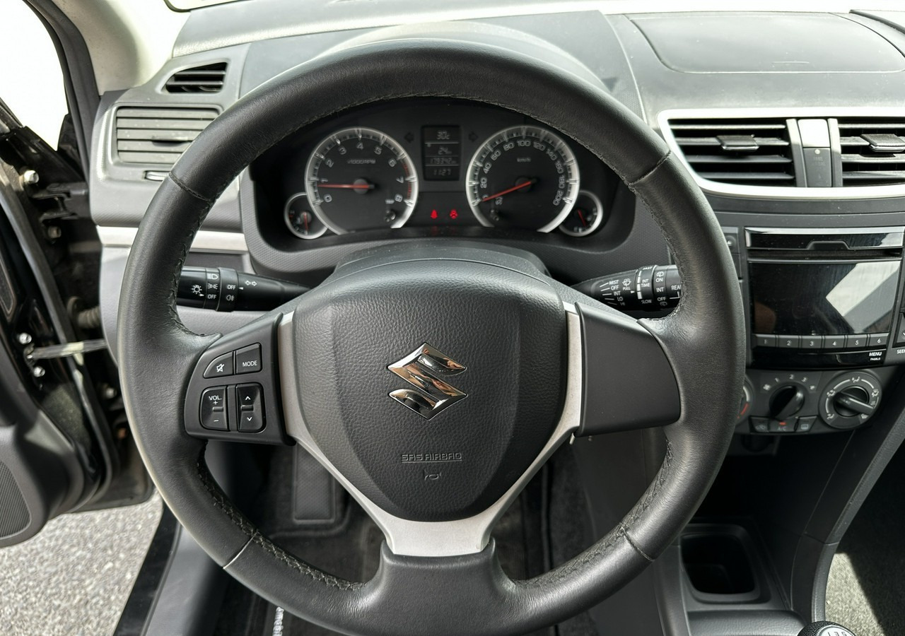Suzuki Swift V Suzuki Swift 1.2-94KM Klima Model 2012 - Personbil: bild 5 Suzuki Swift V Suzuki Swift 1.2-94KM Klima Model 2012 - Personbil: bild 5