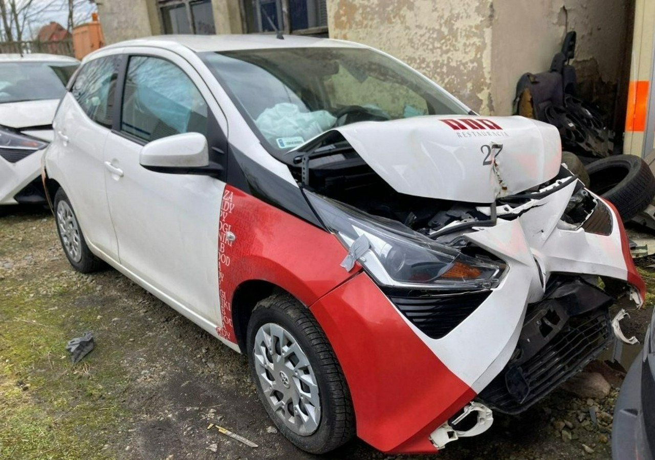 Toyota Aygo II Aygo 1.0-16V Klima Salon PL 2021 Bezyna + LPG - Hatchback/ Halvkombi: bild 1 Toyota Aygo II Aygo 1.0-16V Klima Salon PL 2021 Bezyna + LPG - Hatchback/ Halvkombi: bild 1