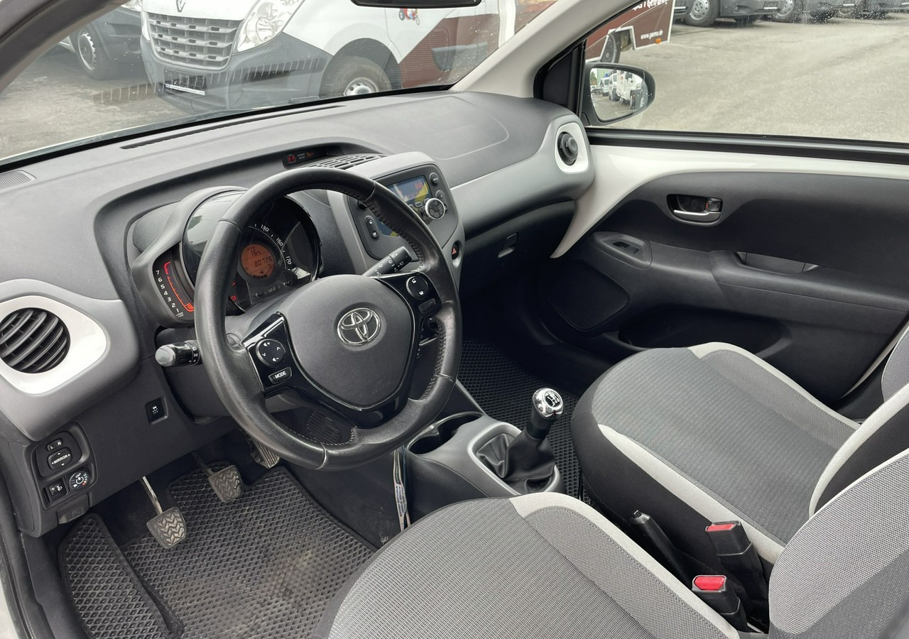 Toyota Aygo II Toyota Aygo 1.0 VVT-i JBL Edition bezyna+LPG Salon PL 2020 - Hatchback/ Halvkombi: bild 5 Toyota Aygo II Toyota Aygo 1.0 VVT-i JBL Edition bezyna+LPG Salon PL 2020 - Hatchback/ Halvkombi: bild 5