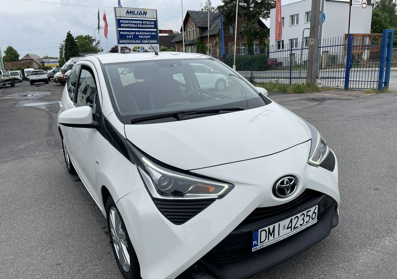 Toyota Aygo II Toyota Aygo 1.0 VVT-i JBL Edition bezyna+LPG Salon PL 2020 - Hatchback/ Halvkombi: bild 4 Toyota Aygo II Toyota Aygo 1.0 VVT-i JBL Edition bezyna+LPG Salon PL 2020 - Hatchback/ Halvkombi: bild 4
