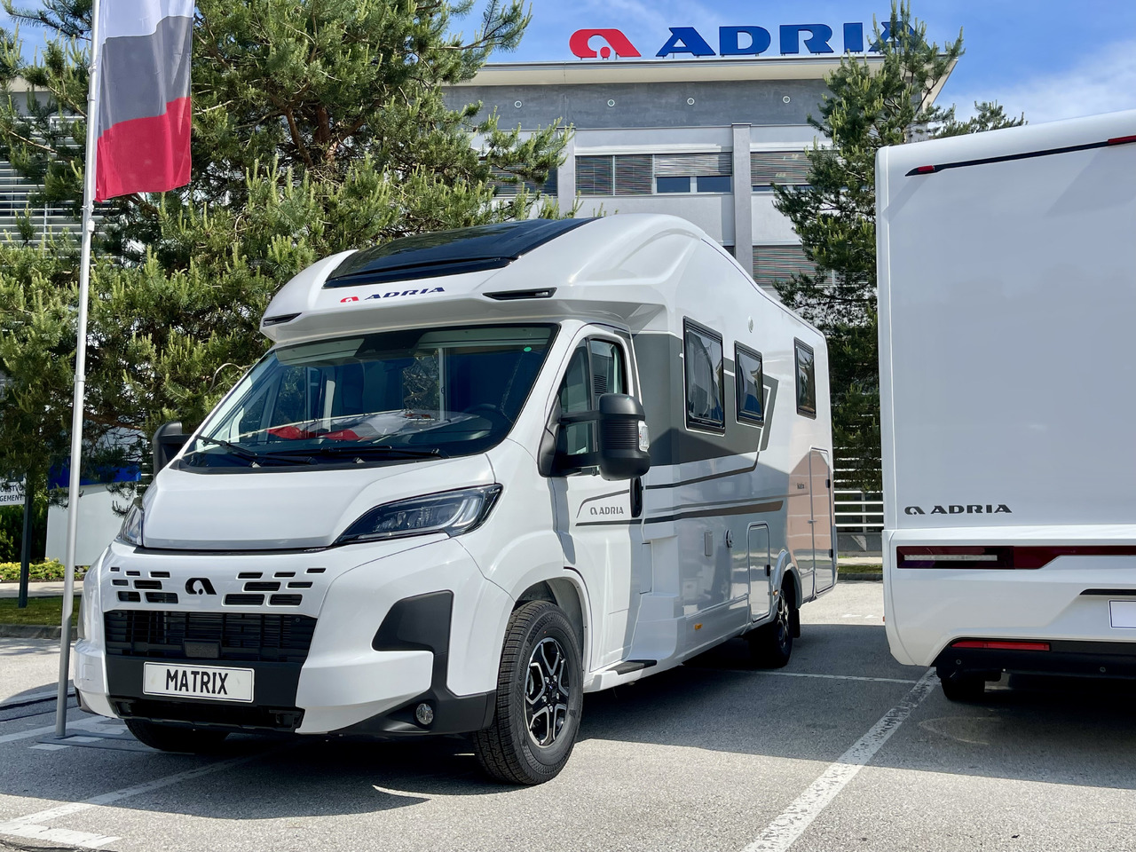 ADRIA Matrix axess 650SL - Halvintegrerad husbil: bild 2 ADRIA Matrix axess 650SL - Halvintegrerad husbil: bild 2