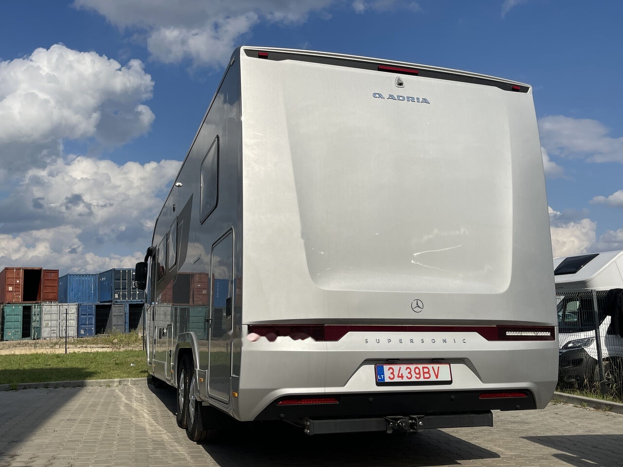 Adria Super Sonic 890LC - Helintegrerad husbil: bild 4 Adria Super Sonic 890LC - Helintegrerad husbil: bild 4