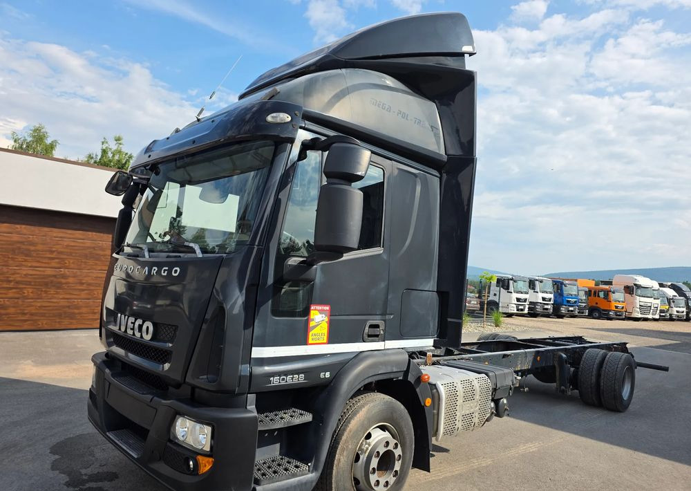 Iveco EUROCARGO 160E28 RAMA DO ZABUDOWY/ LAWETA / MANUAL / - Kapellbil: bild 1 Iveco EUROCARGO 160E28 RAMA DO ZABUDOWY/ LAWETA / MANUAL / - Kapellbil: bild 1