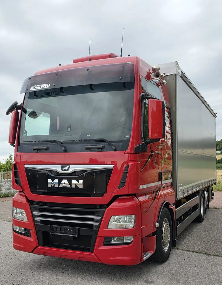 MAN TGX 26.500 / ALUMINIOWE FELGI / LIFT / 6X2 / KLIMA POSTOJOWA / 18PALET / E6 / FIRANKA / 17 TON ŁADOWNOŚĆ / WINDA / NISKI PRZEBIEG / JEDEN WŁAŚCICIEL / PODWIESZANA OŚ - Kapellbil: bild 4 MAN TGX 26.500 / ALUMINIOWE FELGI / LIFT / 6X2 / KLIMA POSTOJOWA / 18PALET / E6 / FIRANKA / 17 TON ŁADOWNOŚĆ / WINDA / NISKI PRZEBIEG / JEDEN WŁAŚCICIEL / PODWIESZANA OŚ - Kapellbil: bild 4