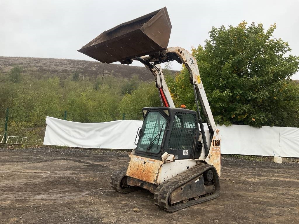 Bobcat T 180 - Kompaktlastare/ Slirstyrda lastare: bild 2 Bobcat T 180 - Kompaktlastare/ Slirstyrda lastare: bild 2