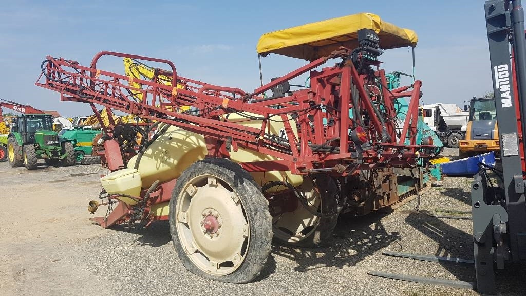 Hardi Commander 2200 - Bogserad spruta: bild 2 Hardi Commander 2200 - Bogserad spruta: bild 2