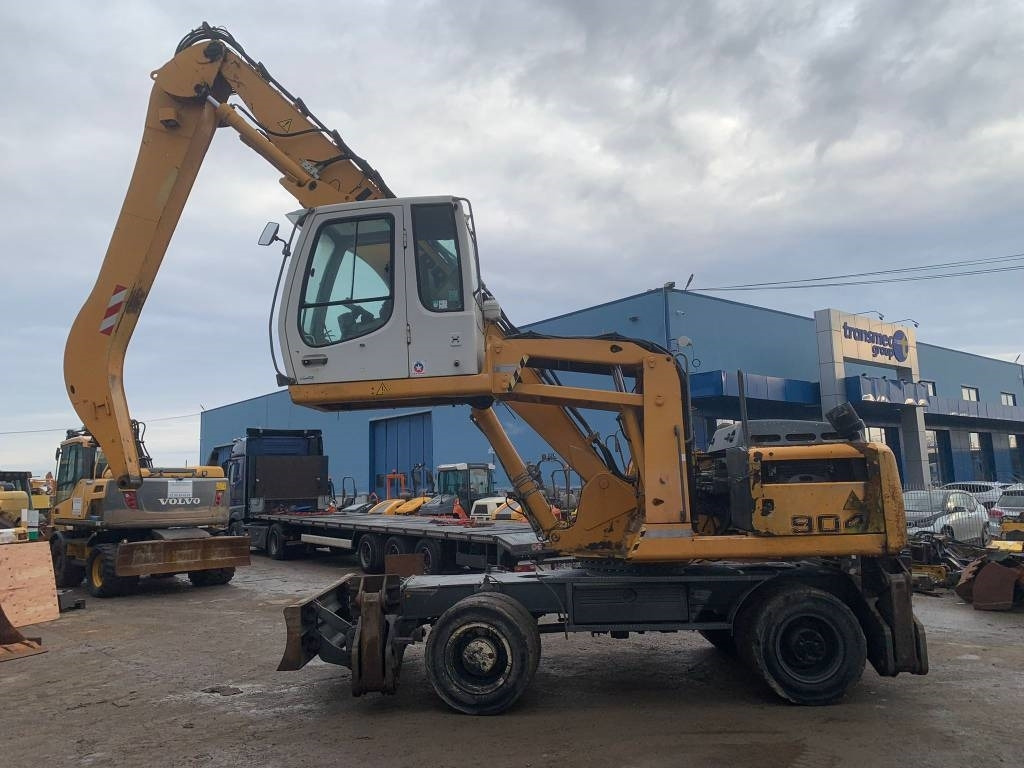 Liebherr A 904 C - Grävmaskin på däck: bild 2 Liebherr A 904 C - Grävmaskin på däck: bild 2