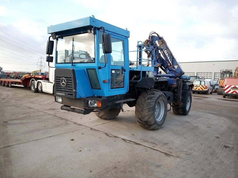 Mercedes-Benz Unimog - Kranbil: bild 1 Mercedes-Benz Unimog - Kranbil: bild 1
