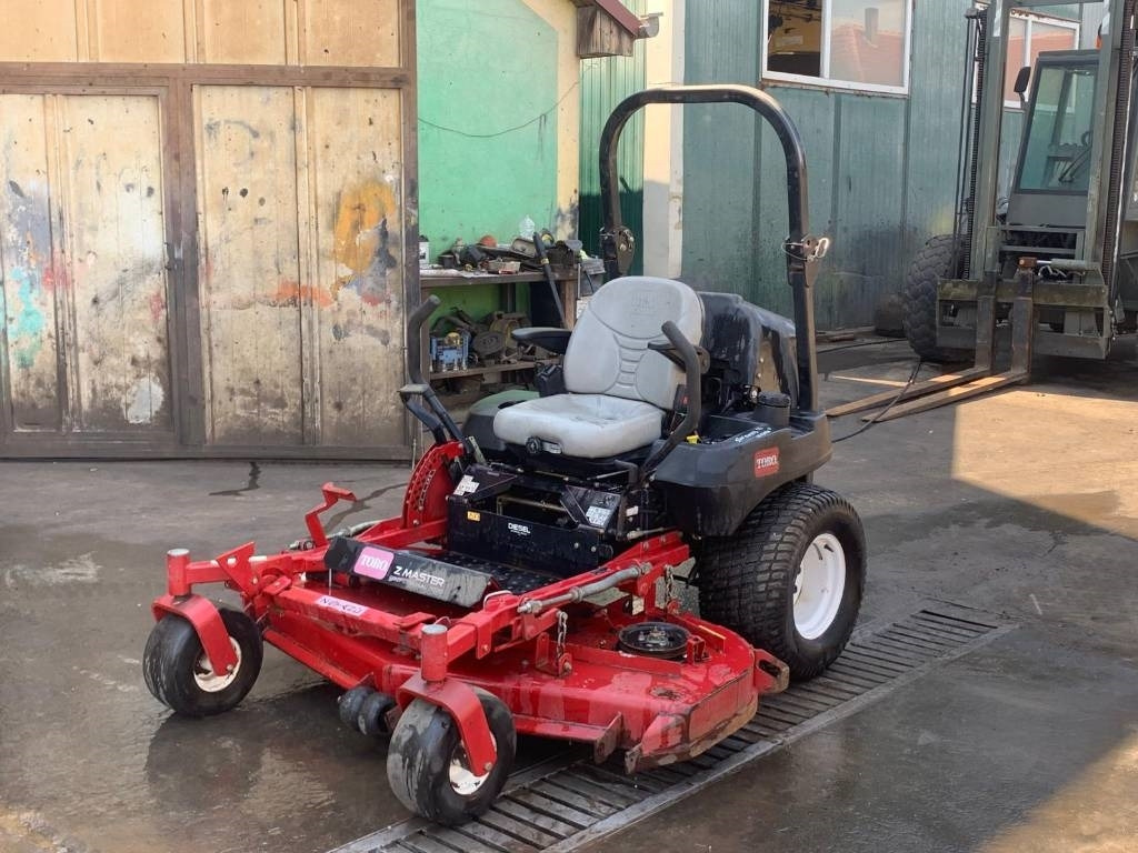 Toro Z MASTER PROFESSIONAL 7000 - Gräsklippare: bild 1 Toro Z MASTER PROFESSIONAL 7000 - Gräsklippare: bild 1