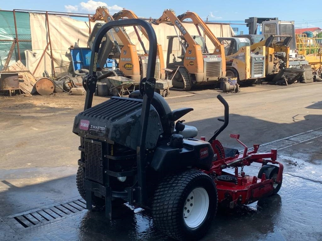 Toro Z MASTER PROFESSIONAL 7000 - Gräsklippare: bild 4 Toro Z MASTER PROFESSIONAL 7000 - Gräsklippare: bild 4