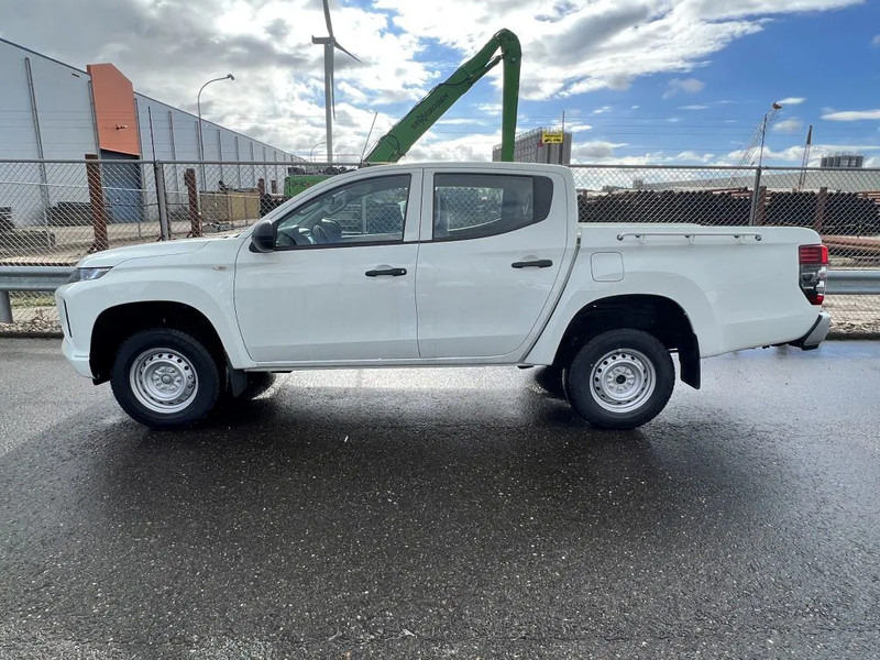 Mitsubishi L200 4x4 - 8 UNITS in WHITE 2.5 D GL Double Cab - EURO 2 - NEW!! Ready for work!!!** - Pickup, Dubbelhytt transportbil: bild 1 Mitsubishi L200 4x4 - 8 UNITS in WHITE 2.5 D GL Double Cab - EURO 2 - NEW!! Ready for work!!!** - Pickup, Dubbelhytt transportbil: bild 1