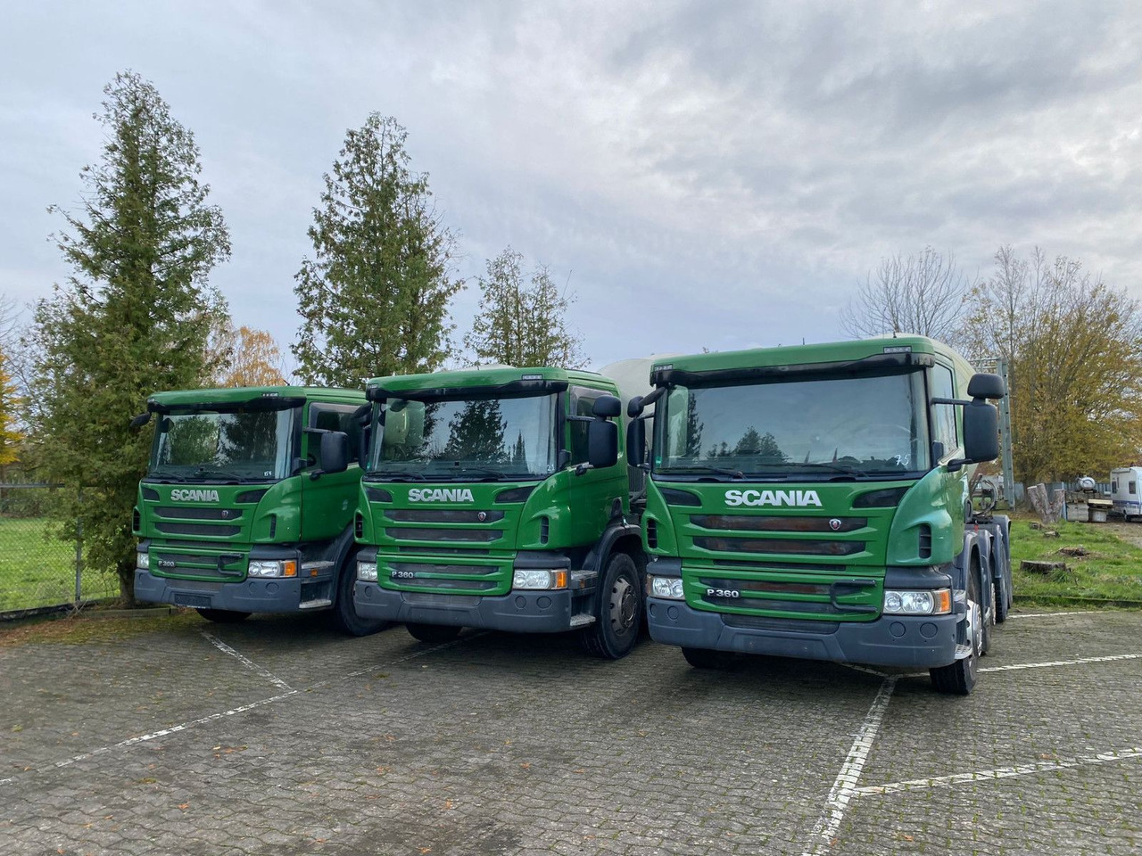Scania 2x P360 Betonmischer 8x4 Blatt/Blatt E6 2 stück - Betongbil: bild 2 Scania 2x P360 Betonmischer 8x4 Blatt/Blatt E6 2 stück - Betongbil: bild 2
