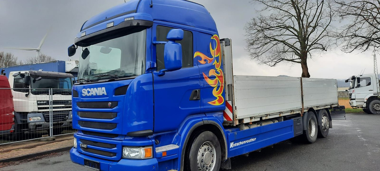 Scania G440 Pritsche 6x2 Kran am Heck vor. - Flakbil, Kranbil: bild 1 Scania G440 Pritsche 6x2 Kran am Heck vor. - Flakbil, Kranbil: bild 1