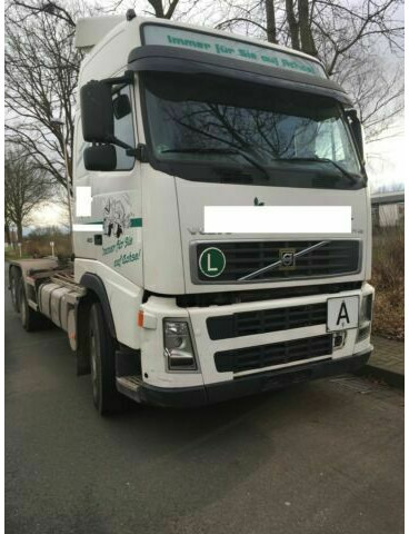Volvo FH12-420 G.Haus 2xBett Klima Schaltgetriebe Reta - Lastväxlare lastbil: bild 2 Volvo FH12-420 G.Haus 2xBett Klima Schaltgetriebe Reta - Lastväxlare lastbil: bild 2