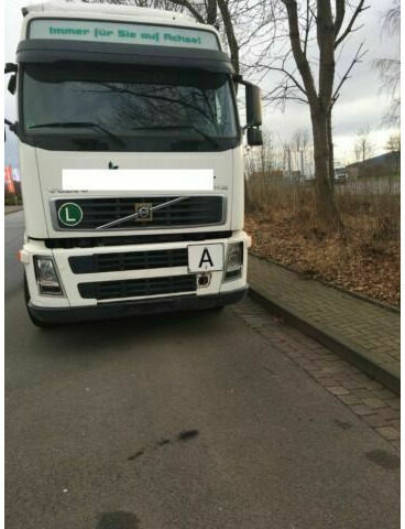 Volvo FH12-420 G.Haus 2xBett Klima Schaltgetriebe Reta - Lastväxlare lastbil: bild 3 Volvo FH12-420 G.Haus 2xBett Klima Schaltgetriebe Reta - Lastväxlare lastbil: bild 3