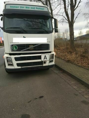 Volvo FH12-420 G.Haus 2xBett Klima Schaltgetriebe Reta - Lastväxlare lastbil: bild 3 Volvo FH12-420 G.Haus 2xBett Klima Schaltgetriebe Reta - Lastväxlare lastbil: bild 3