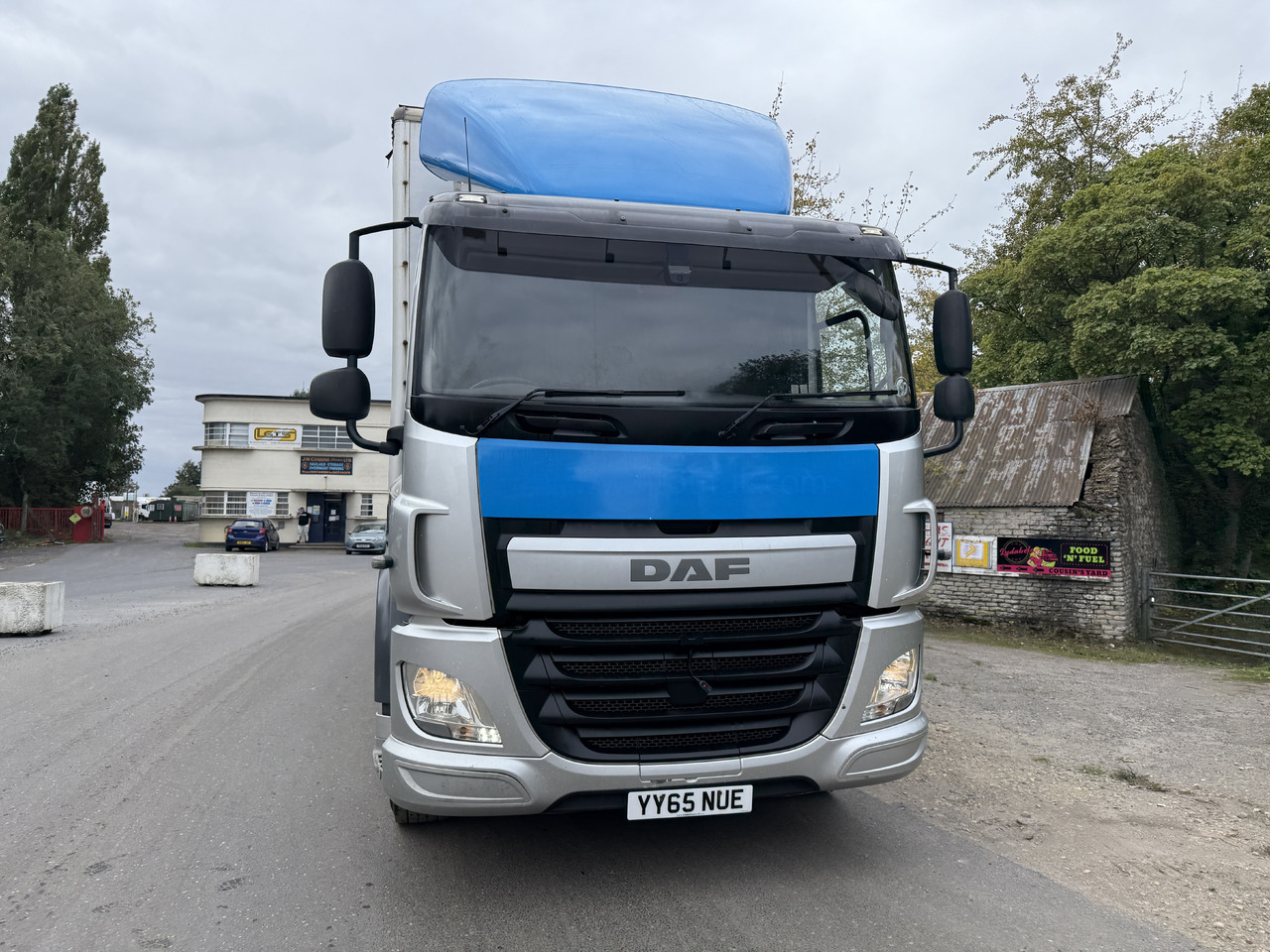 2015 DAF CF 330 Curtainside Truck - Kapellbil: bild 3 2015 DAF CF 330 Curtainside Truck - Kapellbil: bild 3