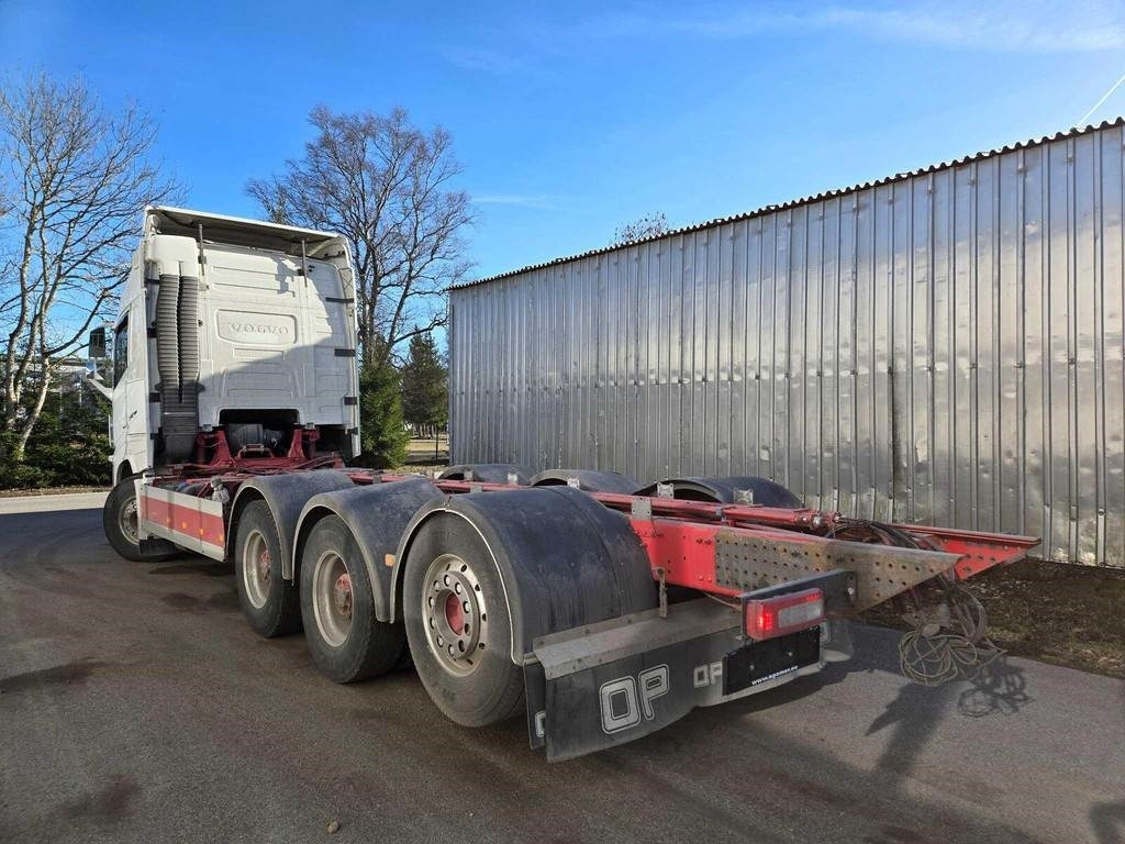 Volvo FH540 8X4 CHASSY - Chassi lastbil: bild 2 Volvo FH540 8X4 CHASSY - Chassi lastbil: bild 2