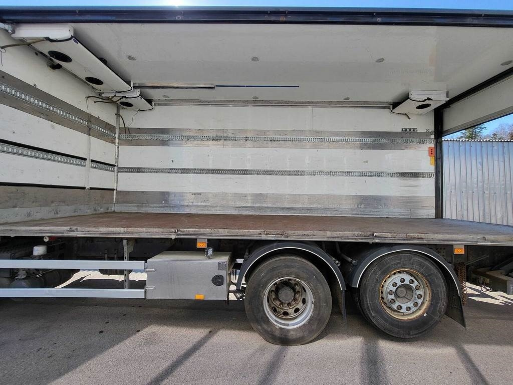 Volvo FM410 6X2 CARRIER SIDEOPENING - Kylbil lastbil: bild 2 Volvo FM410 6X2 CARRIER SIDEOPENING - Kylbil lastbil: bild 2