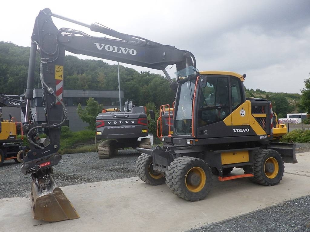 Volvo EWR 170 E - Grävmaskin på däck: bild 1 Volvo EWR 170 E - Grävmaskin på däck: bild 1